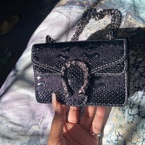 Chain crossbody